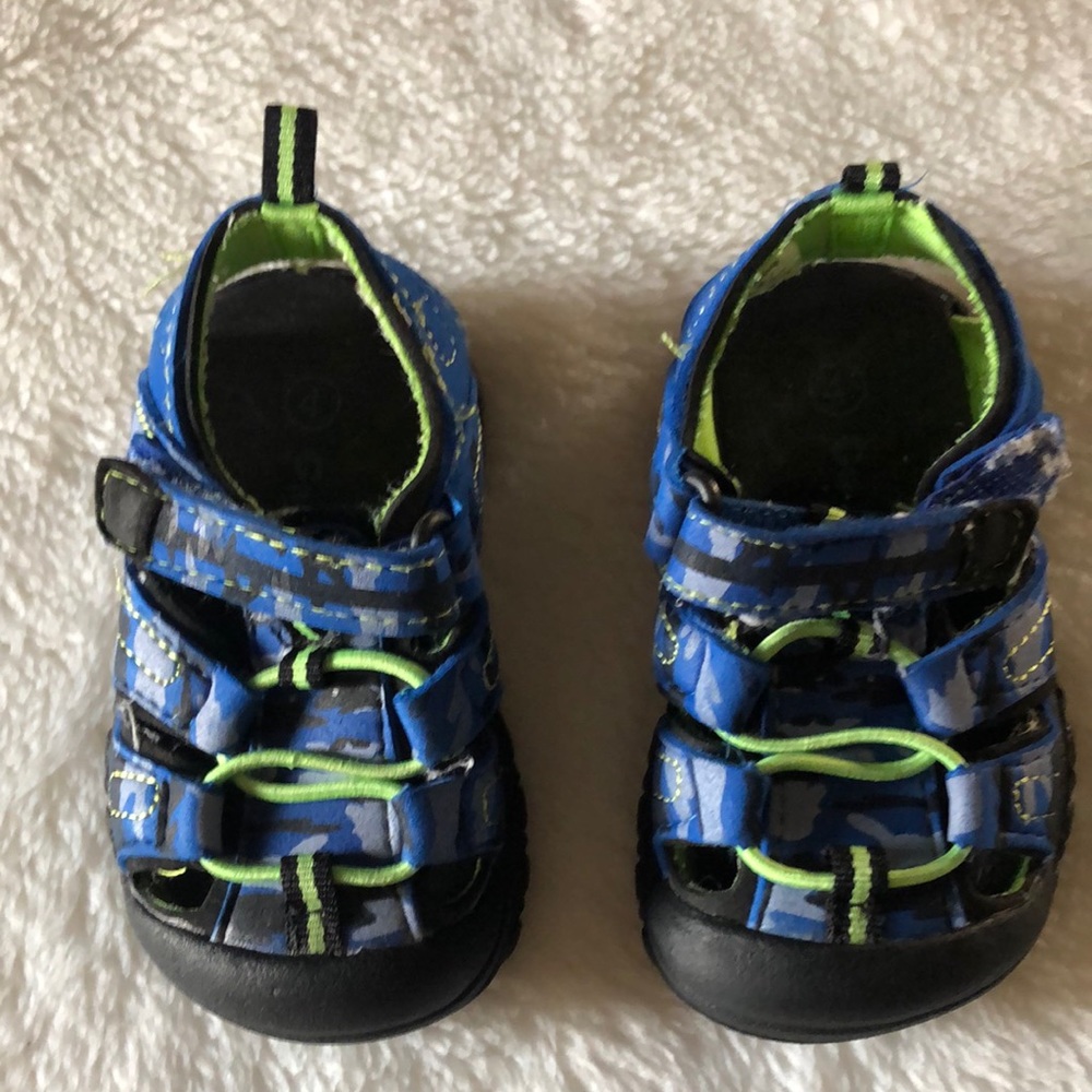 Garanimals river/sandal shoes p781